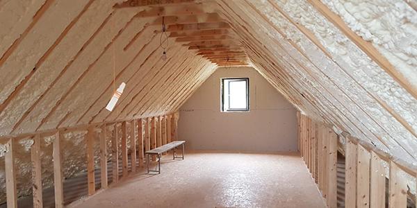 5 reasons to choose spray foam insulation for attics — AskARoofer®