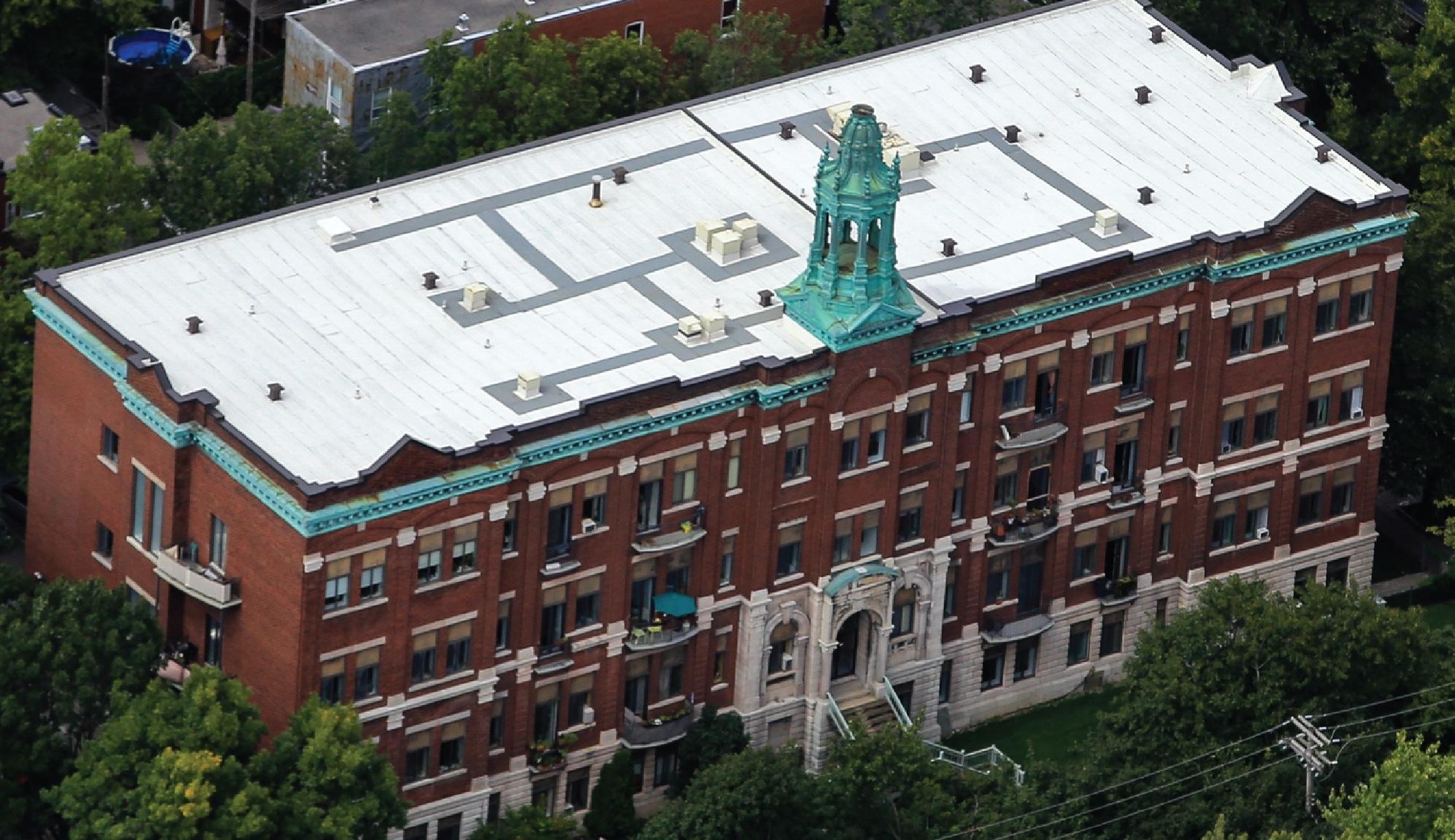 IKO photo of ornamentation on a building in Montreal